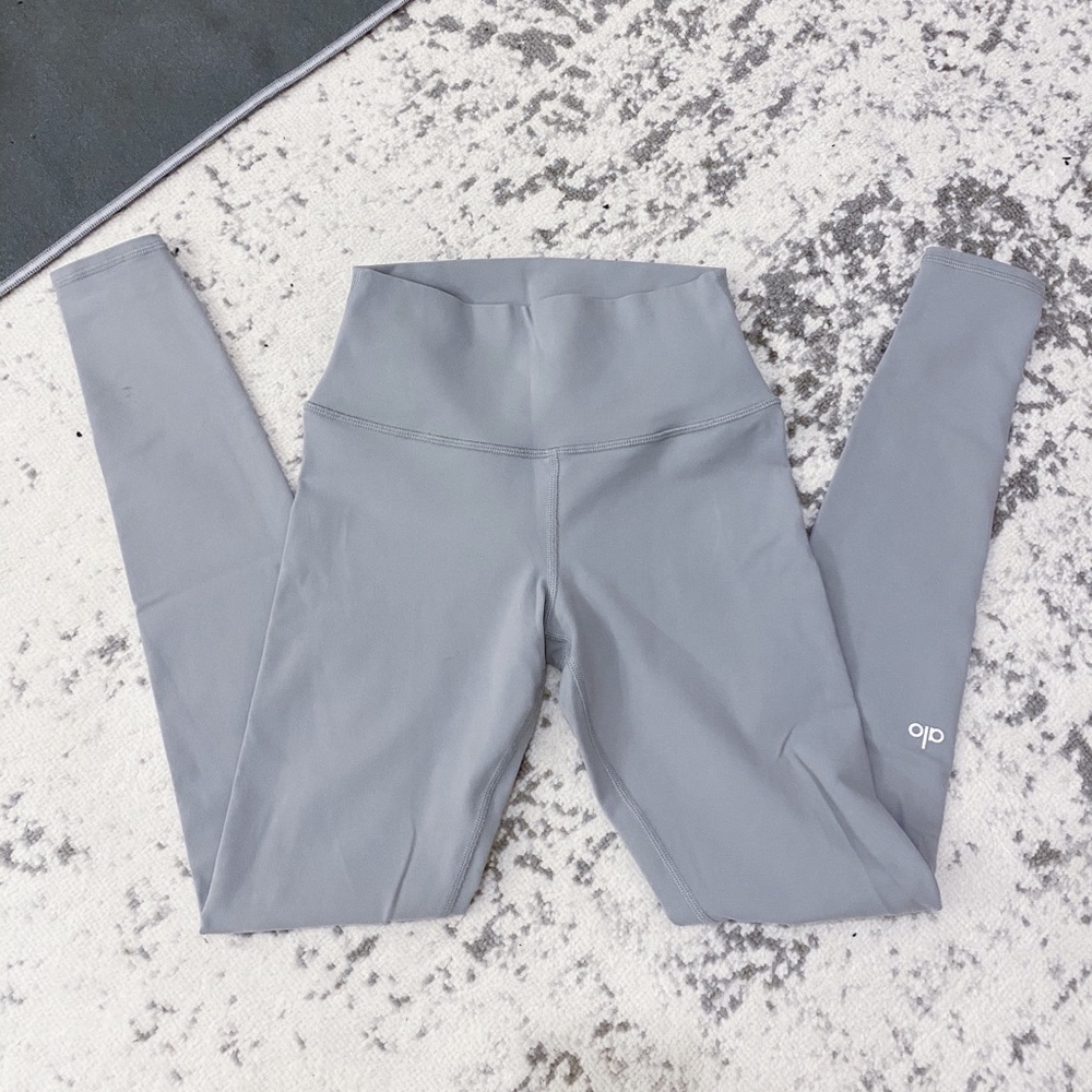 Alo High Waist Airbrush Leggings in Lead - NWOT
